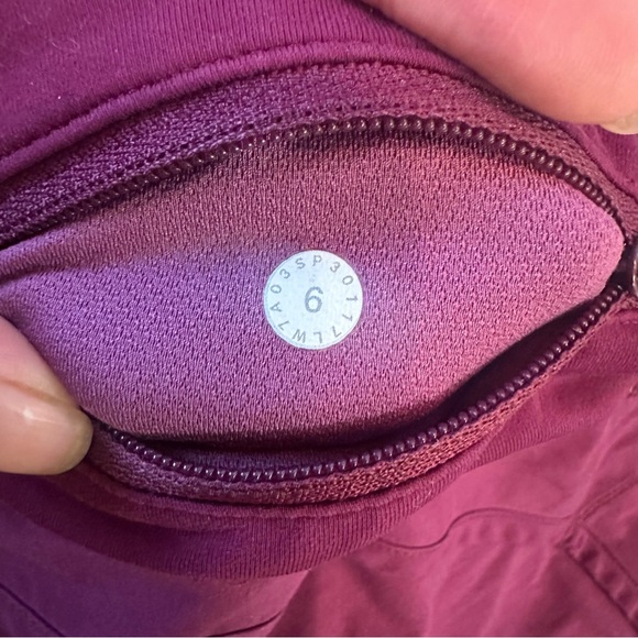 Lululemon Run Times 4” Inseam Shorts Size 6 Color Marvel - Picture 9 of 11